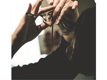 アッシュヘアー(A-shu hair)の写真/お客様に寄り添った丁寧なカウンセリングと、髪のお悩みや、なりたいイメージに合わせてご提案します…♪