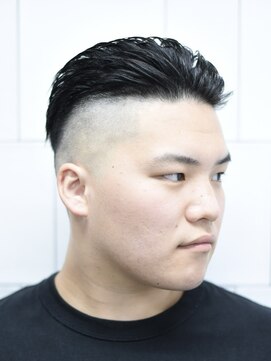 メリケンバーバーショップ コウベ(MERICAN BARBERSHOP KOBE) スキンフェードアップバングN