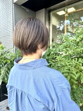 ケープラス(K+plus)&nbsp;ブルージュ×前下がりボブ
