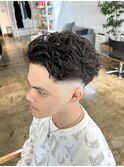 メンズラルフカールパーマスキンフェードカット毛流れパーマ
