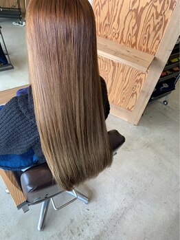 リフレクション(REFLECTION)の写真/毎日のお手入れが楽になるのも嬉しい◎今までにない手触りとツヤ感で、理想のナチュラルストレートに♪