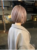 イメチェンホワイトブロンド外ハネボブ美髪ワイドバング