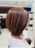 大人可愛い20代30代40代黒髪前下がりボブ小顔丸みショート