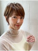柔らかさと品を兼ね備えた大人のショートスタイル