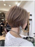 ブリーチなし白髪ぼかしカラー×ショートボブ