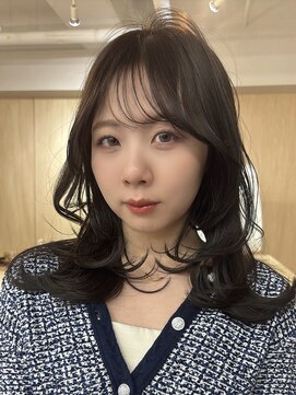 フルリール(fleurir) ミディアムレイヤー/カーテンバング/グレージュカラー