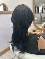 アドラーブル ココロ 新潟(adorable CoCoLo) ウルフカットハイレイヤーブルーブラック