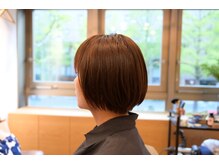 ステム(stem)の雰囲気（アイロンやコテは捨てて乾かすだけでまとまるカットしてます。）