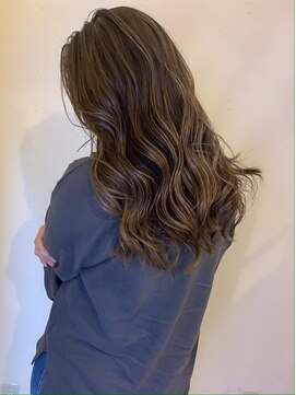 ルチカ(Luccica) [Luccica]ハイライトを活かしたレイヤースタイル