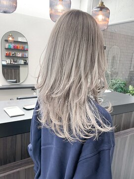 シーク 天神(SEEK) 【SEEK 宮本征破】ホワイトグラデーションカラー