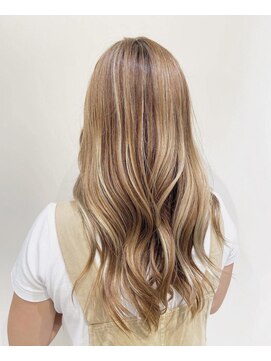バランス 新宿(balance) ハイライトゴールドブロンド