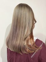 ベティ(Bettie)&nbsp;インナーカラーオレンジ　ミルクティーベージュ　ベージュヘア