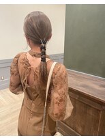 流行りのタイトポニーアレンジ♪