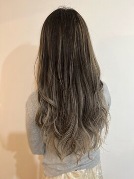 ツムグ 代官山 中目黒(TUMUGU) 大人かわいいヘア脱白髪染めホワイトグレージュ30代40代50代