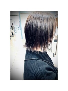 トリコ(TORICO) 外ハネ切りっぱなしボブ