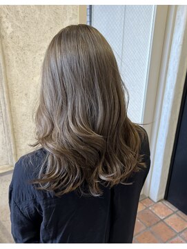 レヴィ 神楽坂(Levi) グレージュカラー