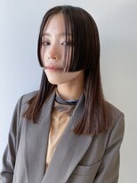 ハルフウェイ(haLfway)&nbsp;パツッとバングがオシャレなミディアム