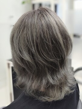 ヘアースタジオ ジェイワン(hair studio J ONE) 30代40代50代60代 グレーパール 脱白髪染め 白髪ぼかし