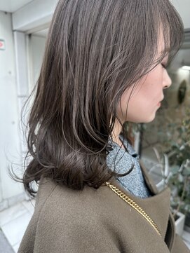 インビテーション(invitation) カーキグレージュ・オリーブブラウン・ハイライト