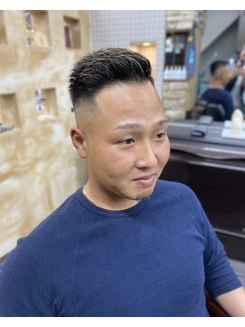 ヘアーエステ グランツエッセ(hair esthe GlanzEsse) ツーブロックV字スキンフェード