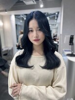 ユーフォリア 池袋東口駅前店(Euphoria)&nbsp;【Euphoria MITSUKI】透け感ブルーブラック×韓国くびれヘア