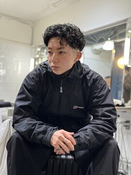 メリケンバーバーショップ フクオカ(MERICAN BARBERSHOP FUK) ハイライトマッシュパーマウルフアッシュブラック