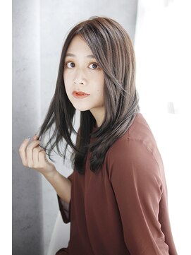 シュシュット(chouchoute) 美髪質改善ホワイトブロンドワイドバングイメチェン外ハネボブ04