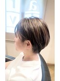インナーハイライト/インナーカラーでつくるショートボブ