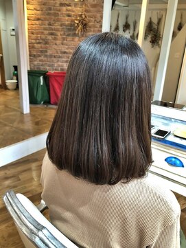 マリーチ サーカス(marichi circus) ボブスタイル×透明感カラー