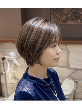 ヘアリゾート粋 ドゥオ 新宿南口店(dua) 大人ショート/くびれショート/ショートヘア/白髪ぼかし/