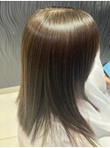 髪が整うと毎日が少しラクになる/アイロンいらずの艶ストレート