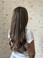 アカイトビラ ヘアケアサロン(AKAI TOBIRA Hair Care Salon)&nbsp;ハイライト×グレージュ