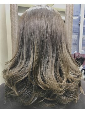 ヘアーサロン ティアレ(hair salon Tiare) 透明感マロンベージュ艶カラーゆるふわウェーブ巻きミディアム