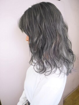 シェリエ(Cherie) グレーカラー/シルバーカラー/ホワイトシルバーウルフカラー