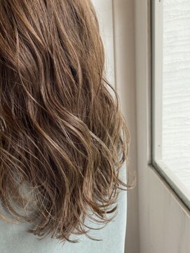 ヘアーエポック(hair epoque) ミルクティーカラーローライトバレイヤージュ