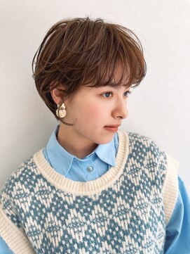 キー(kii) コンパクトな耳かけショートカット