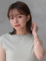 20代30代大人可愛いグレージュカラー斜めバングショートボブ