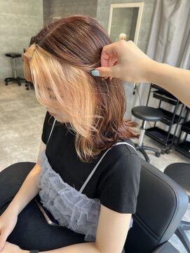 アンダーバーホワイト 栄店(_WHITE) ブラウン×オレンジ