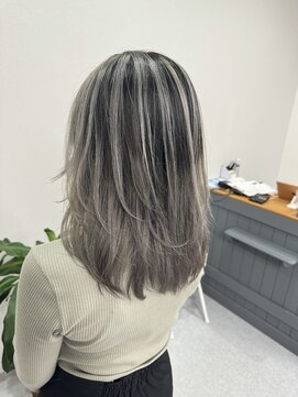 アネラ(Anela) グレージュバレイヤージュ【平本】