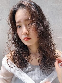 ブランコ 名古屋栄(BLANCO)の写真/人と差をつけたパーマはお任せ下さい！デザイン性が高く、なりたいスタイルや雰囲気に合わせた提案が◎