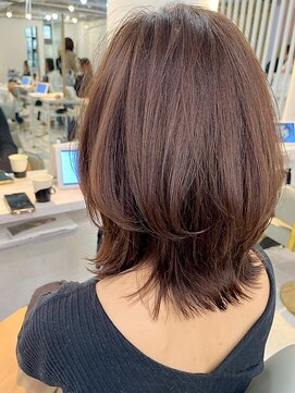 リコバイアフロート(riko by afloat) ウルフ/レイヤーボブ/ハイライト/ミディアム/深みブラウン