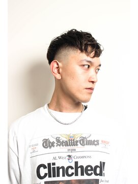 メリケンバーバーショップ フクオカ(MERICAN BARBERSHOP FUK) サイドパートショートセミウェットワイルドツーブロックテクノ65