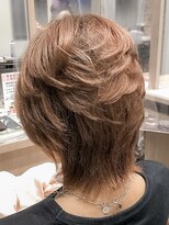 ビースリー ロア&nbsp;ミディアムウルフ×イルミナカラー