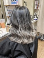 クレア 能見台(CREA)&nbsp;横浜外国人風ハイライトグラデーションアッシュ系カラー