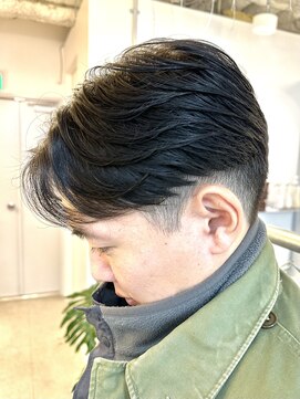 バーン(Boum.) ニュアンスパーマ×センターパート