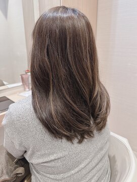 コーエン(cowen) 大人かわいい☆レイヤーたっぷりセミロング♪白髪ぼかし