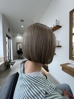 ペスヘアメゾン(Pess hair maison)&nbsp;ホワイトシルバー×ミニボブ