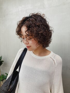 トオ(TOH) ハードパーマくるくるパーマカーリーヘアレイヤーショートパーマ