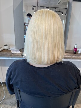 ニュート(Neut ) ケアブリーチ抜きっぱなしホワイトブロンド/ハイトーンカラー