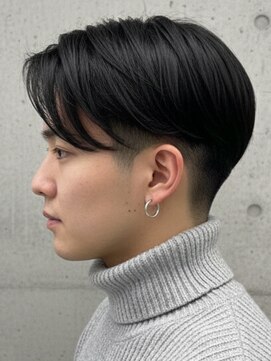 トゥルートラスト オムオム 甲府和戸(True Trust HOMME HOMME) メンズ おしゃれな大人のビジネススタイル 刈上げセンターパート
